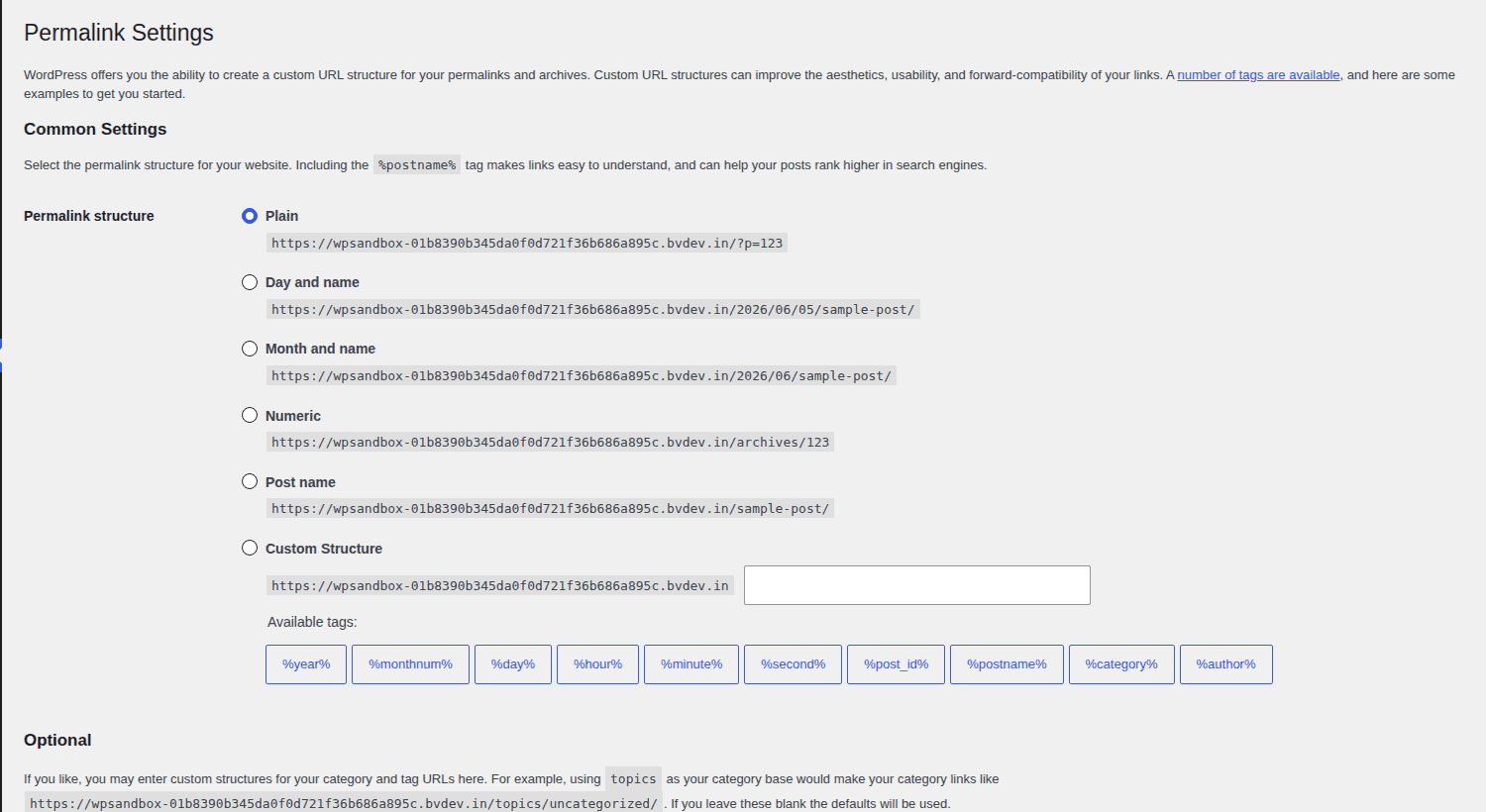 WordPress permalink settings showing URL structure choices